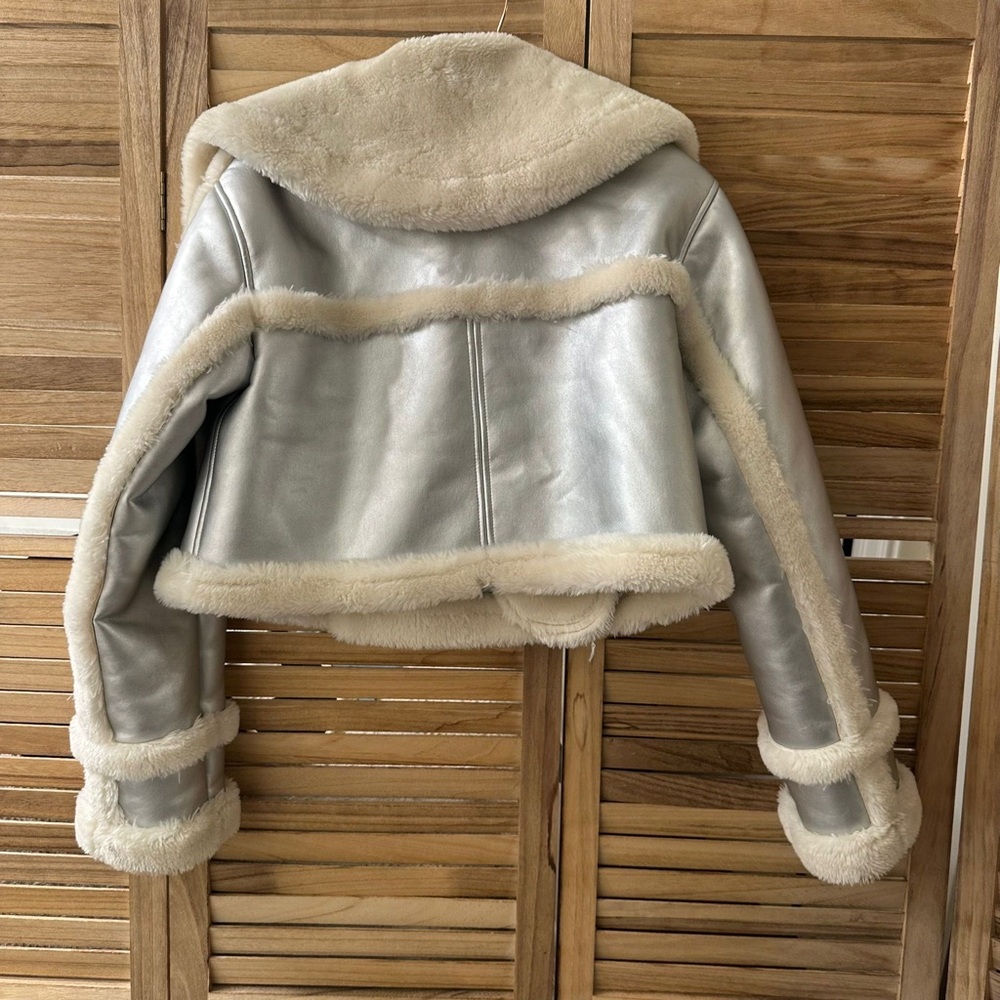 EAVES Elijah Faux Fur Cropped Jacket in Silver & Ivory size S - Picture 6 of 11